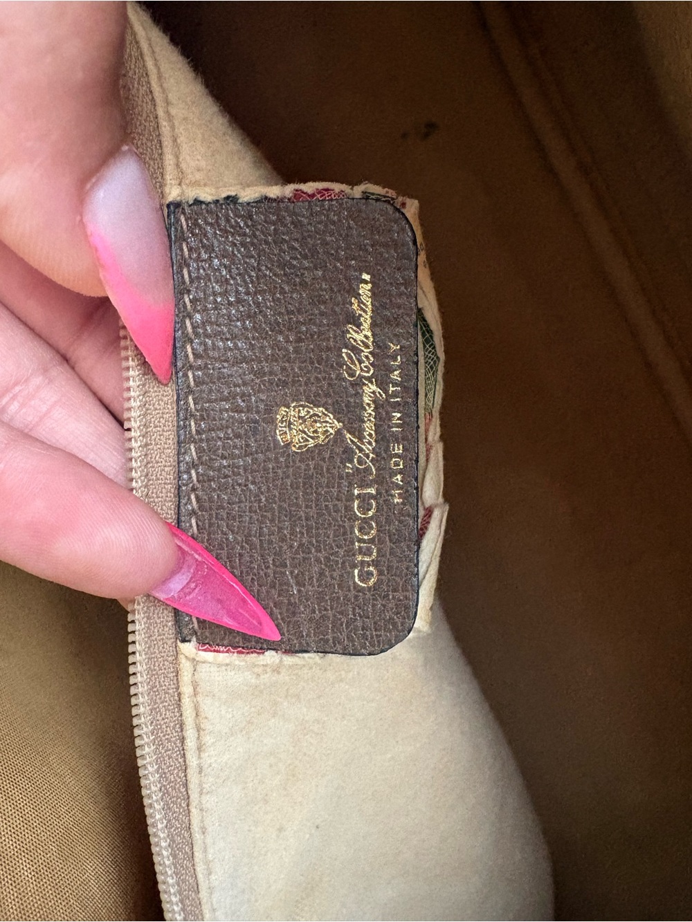 Gucci Business Bag in GG Supreme Canvas - Picture 12 of 16